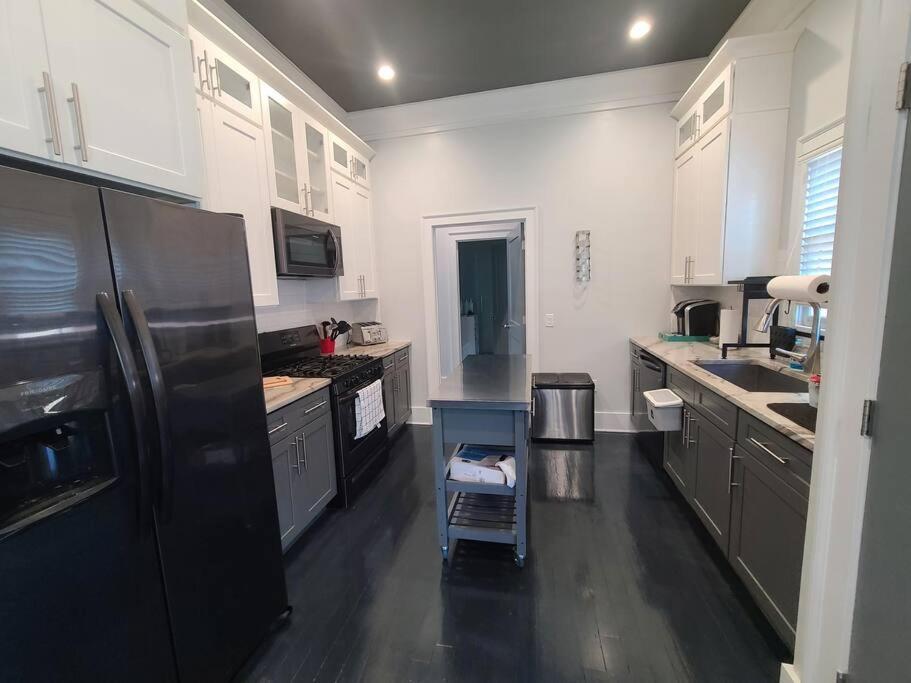 West End Modern Atlanta 3 Bedroom Bungalow Экстерьер фото