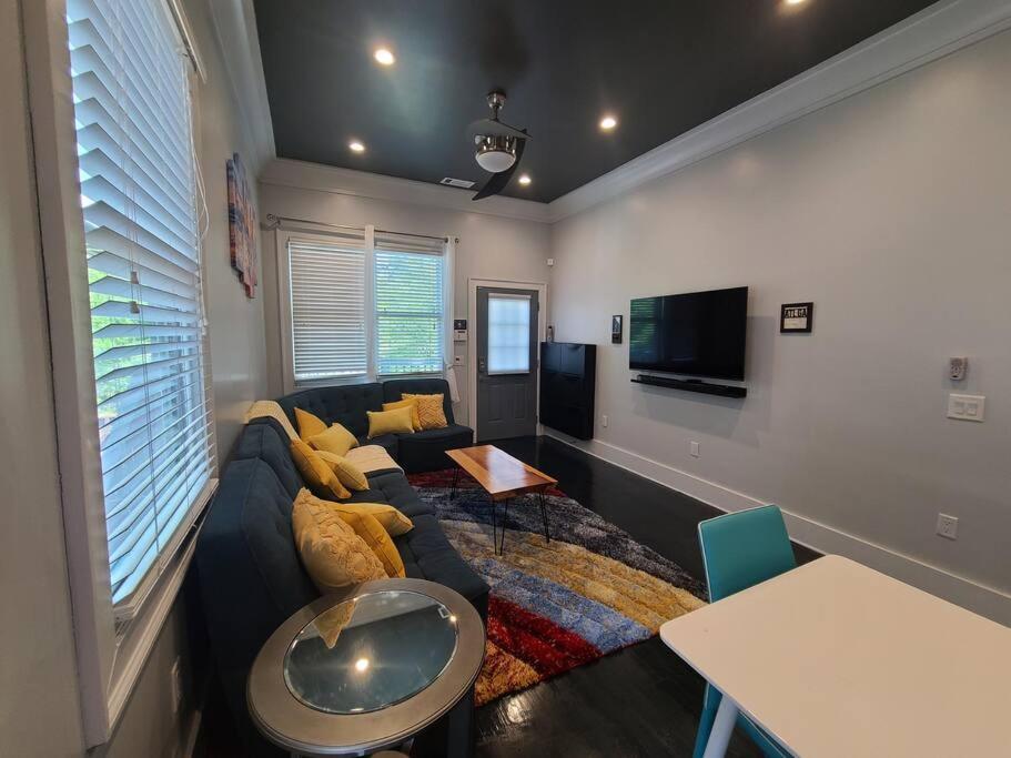 West End Modern Atlanta 3 Bedroom Bungalow Экстерьер фото